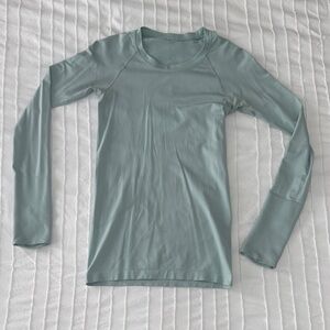 Lululemon Swiftly Tech Long Sleeve 2.0 Size 4